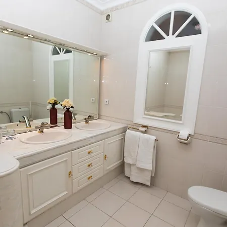 Urban - Moradia Mendes Pensjonat 3*