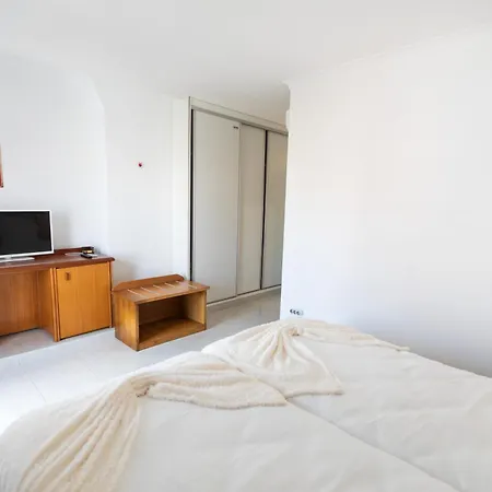 Urban - Moradia Mendes Pensjonat