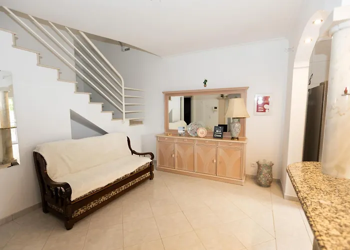 Urban - Moradia Mendes Pensjonat 3*