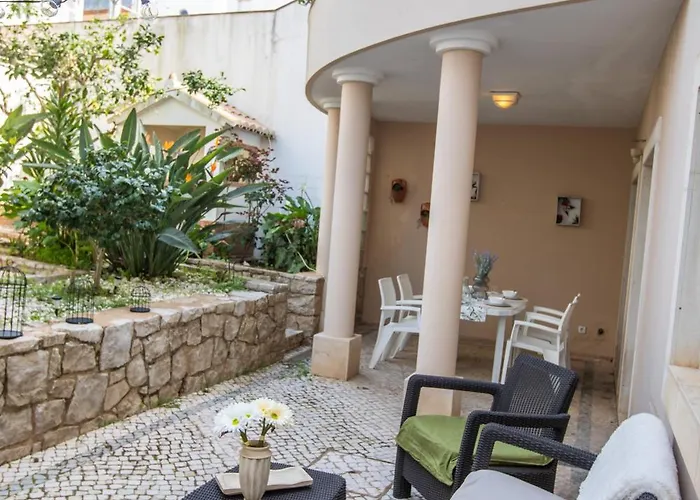 Urban - Moradia Mendes Pensjonat 3*