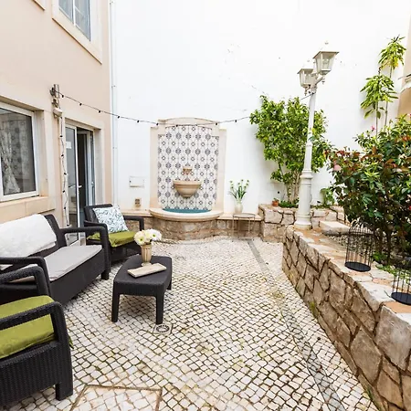 Гостьовий будинок Urban - Moradia Mendes 3*