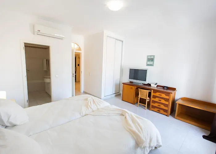 Urban - Moradia Mendes בית הארחה פורטימאו