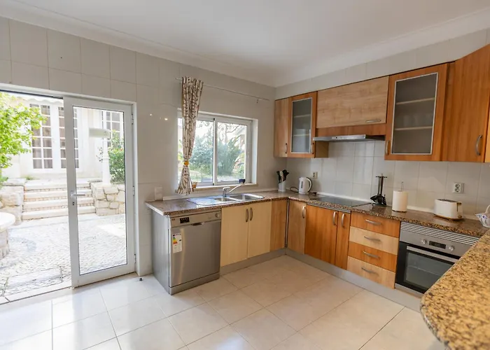 בית הארחה Urban - Moradia Mendes 3*