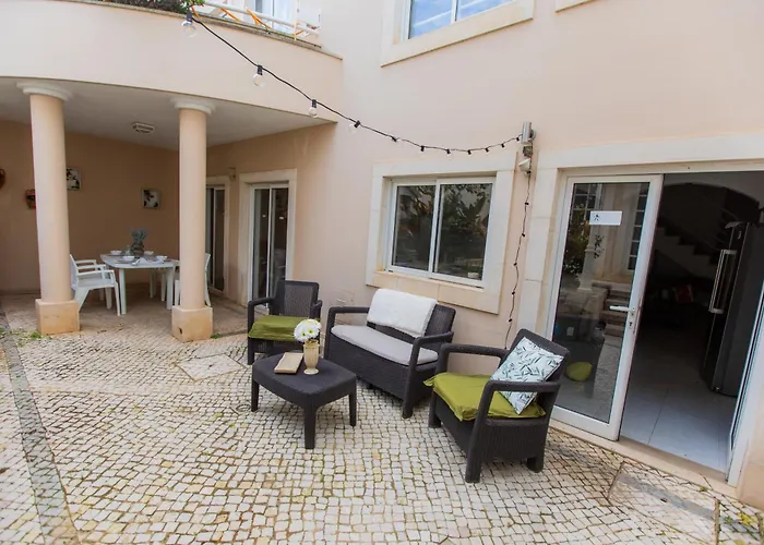 בית הארחה Urban - Moradia Mendes 3*